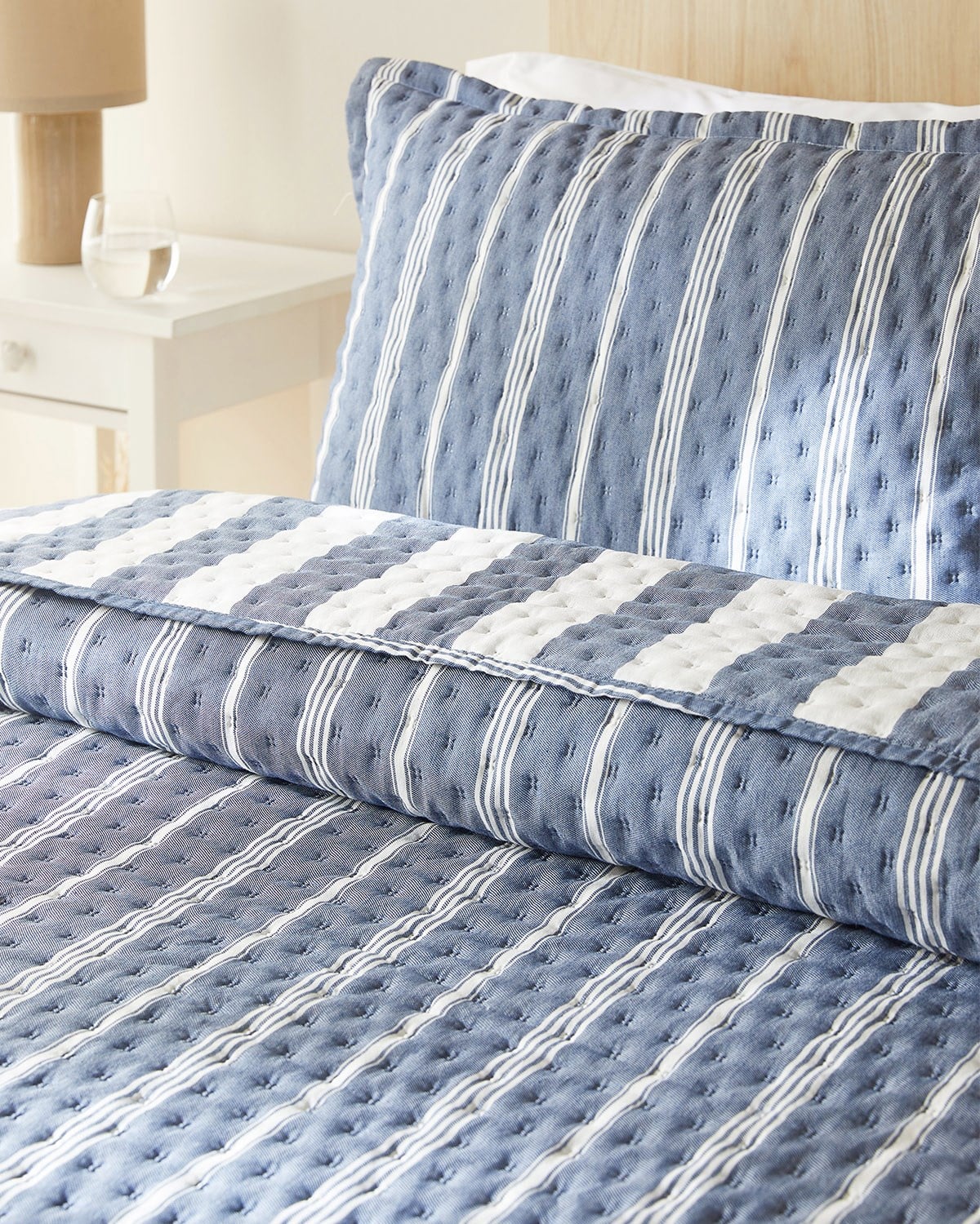 Pamuklu Kaapitoneli Lacivert Renk Çizgi Desen Tek Kişilik Yatak Örtüsü Seti 1 Adet 180 x 230 / 1 Adet 50 x 70 cm