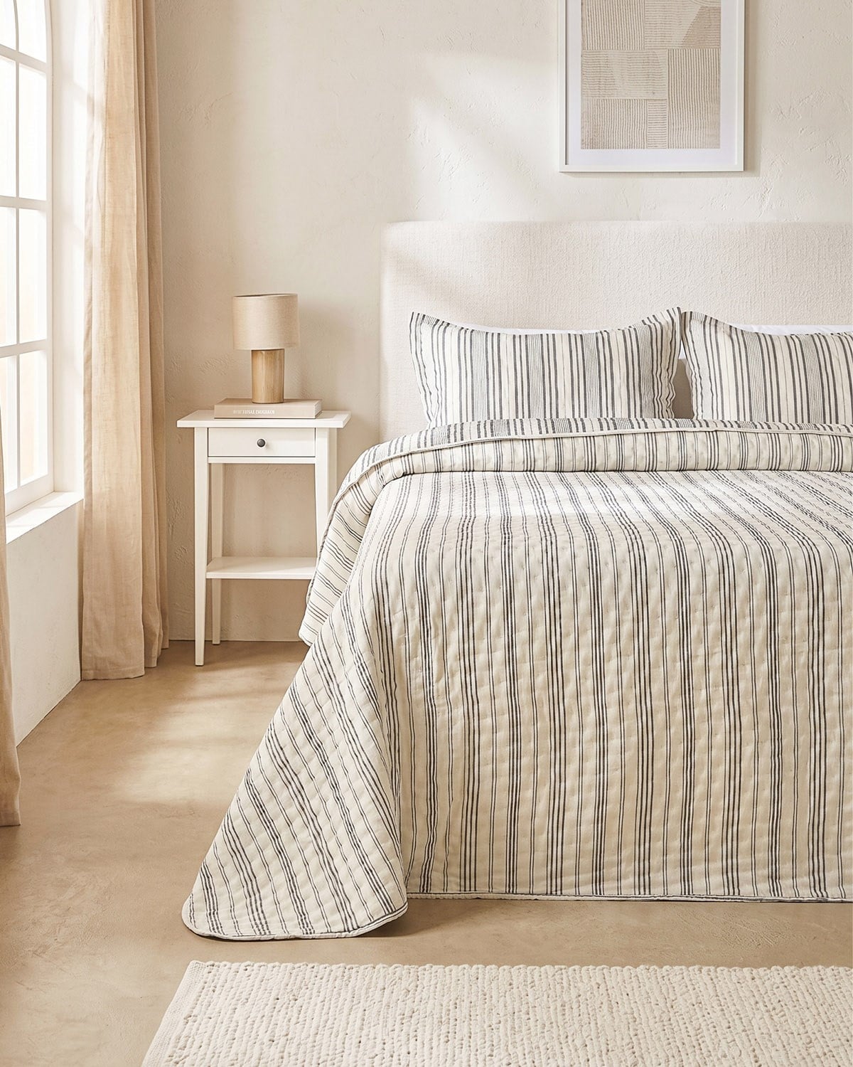 Pamuklu Kapitoneli Antrasit Renk Çizgi Desen Çift Kişilik Yatak Örtüsü Seti 1 Adet 250 x 230 / 2 Adet 50 x 70 cm
