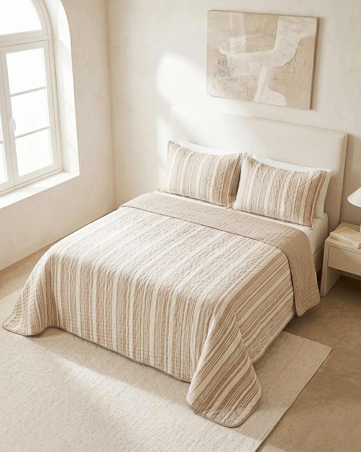Pamuklu Kapitoneli Bej Renk Çizgi Desen Çift Kişilik Yatak Örtüsü Seti 1 Adet 250 x 230 / 2 Adet 50 x 70 cm
