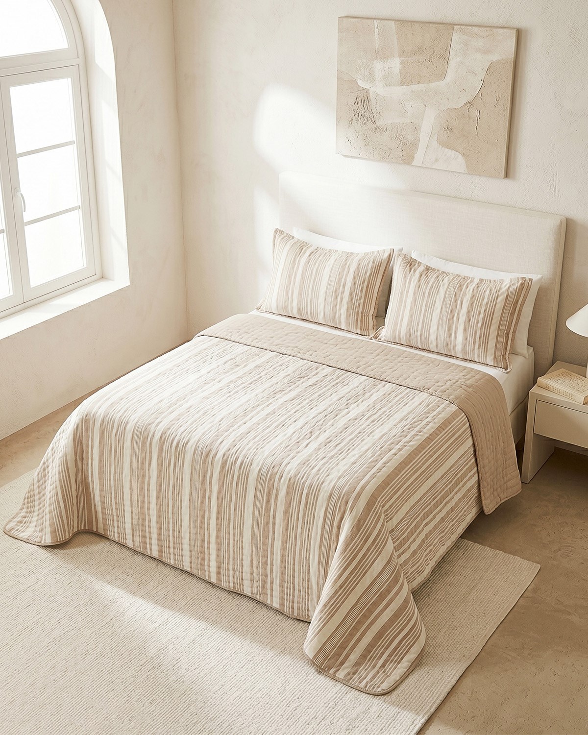Pamuklu Kapitoneli Bej Renk Çizgi Desen Çift Kişilik Yatak Örtüsü Seti 1 Adet 250 x 230 / 2 Adet 50 x 70 cm
