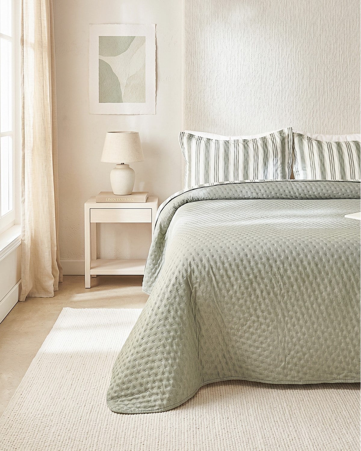 Pamuklu Kapitoneli Haki Renk Çizgi Desen Çift Kişilik Yatak Örtüsü Seti 1 Adet 250 x 230 / 2 Adet 50 x 70 cm
