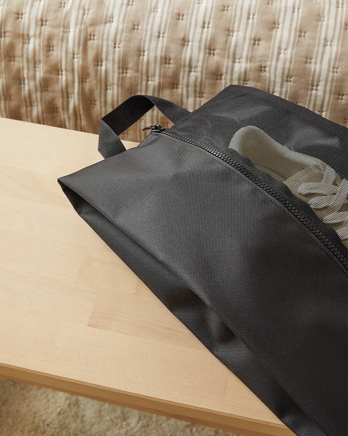 Siyah Renk Fileli Oxford Kumaş Ayakkabı Düzenleyici Taşıma Çantası 22 x 40 x 9 cm