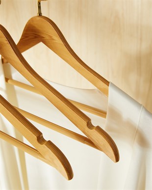 3lü Altın Kancalı Ahşap Görünümlü Plastik Giysi Askısı 25 x 44.5 x 1 cm