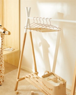 6lı Ahşap Destekli Mat Pudra Pembe Renk Kauçuk Kaplamalı Metal Çocuk Giysi Askısı 18 x 32 x 0.3 cm