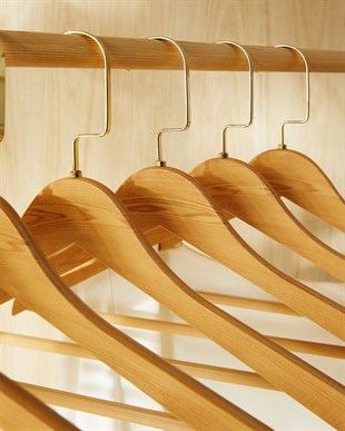 6lı Altın Kancalı Ahşap Görünümlü Plastik Giysi Askısı 25 x 44.5 x 1 cm
