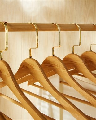 9lu Altın Kancalı Ahşap Görünümlü Plastik Giysi Askısı 25 x 44.5 x 1 cm