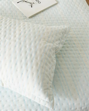 Pamuklu Kapitoneli Açık Mavi Renk Çizgi Desen Çift Kişilik Yatak Örtüsü Seti 1 Adet 250 x 230 / 2 Adet 50 x 70 cm