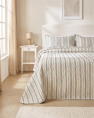 Pamuklu Kapitoneli Antrasit Renk Çizgi Desen Çift Kişilik Yatak Örtüsü Seti 1 Adet 250 x 230 / 2 Adet 50 x 70 cm