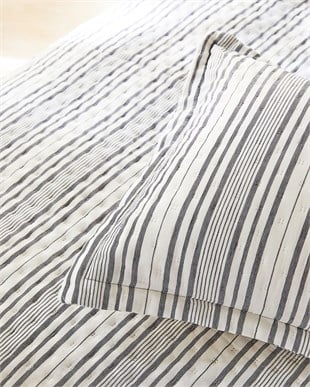 Pamuklu Kapitoneli Antrasit Renk Çizgi Desen Tek Kişilik Yatak Örtüsü Seti 1 Adet 180 x 230 / 1 Adet 50 x 70 cm