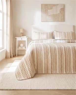Pamuklu Kapitoneli Bej Renk Çizgi Desen Çift Kişilik Yatak Örtüsü Seti 1 Adet 250 x 230 / 2 Adet 50 x 70 cm
