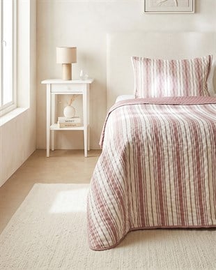 Pamuklu Kapitoneli Bordo Renk Çizgi Desen Tek Kişilik Yatak Örtüsü Seti 1 Adet 180 x 230 / 1 Adet 50 x 70 cm