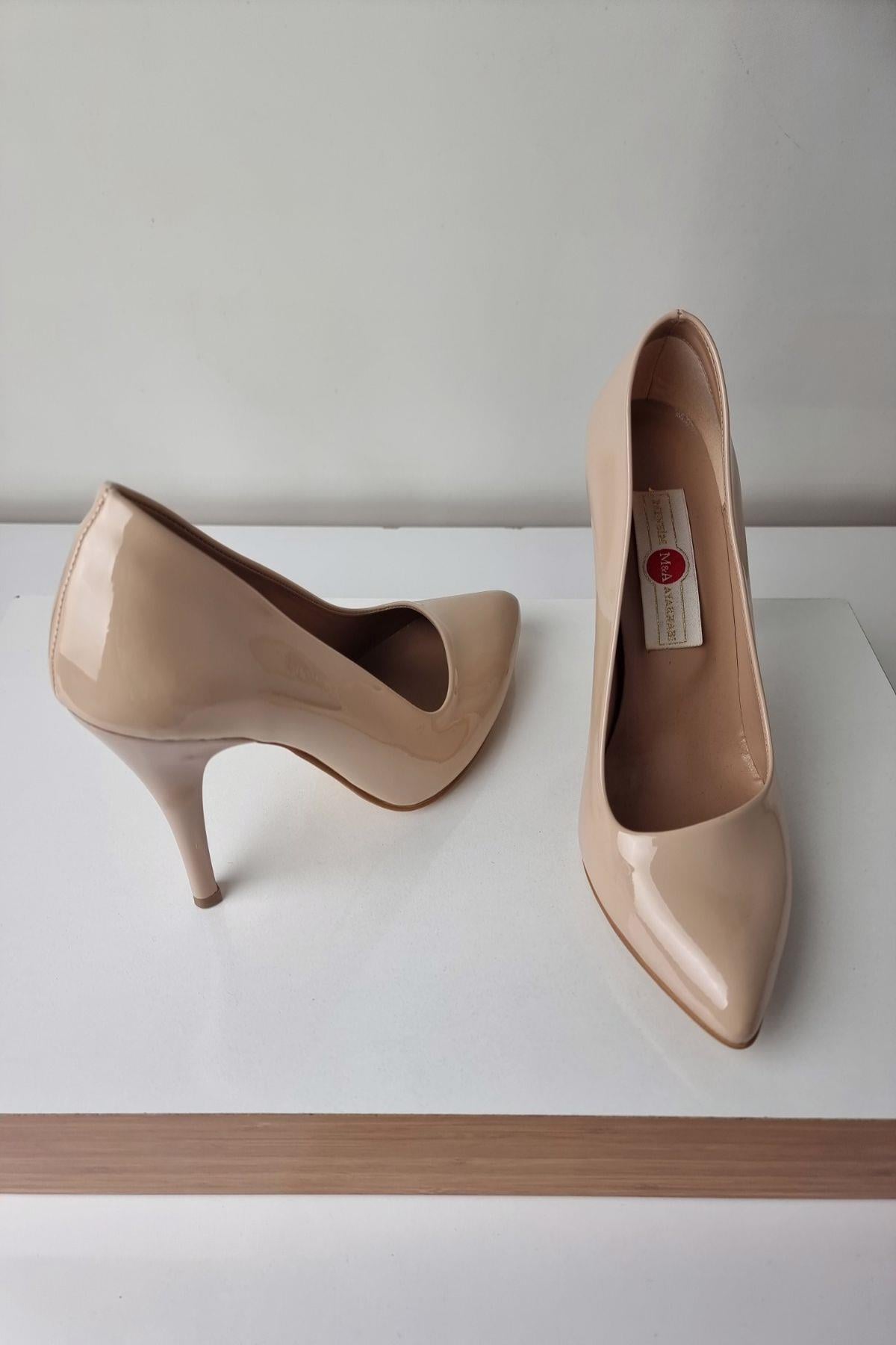 1150 Kadın Stiletto Topuklu Ayakkabı Bej Rugan