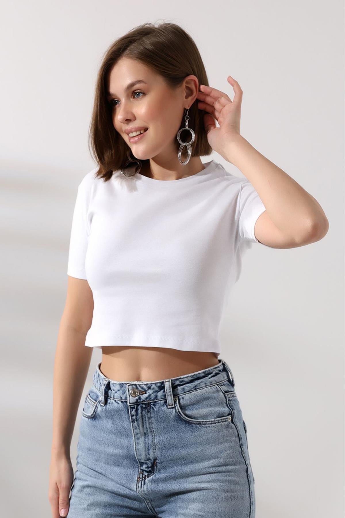 Kadın Bisiklet Yaka Crop Tshirt - BEYAZ