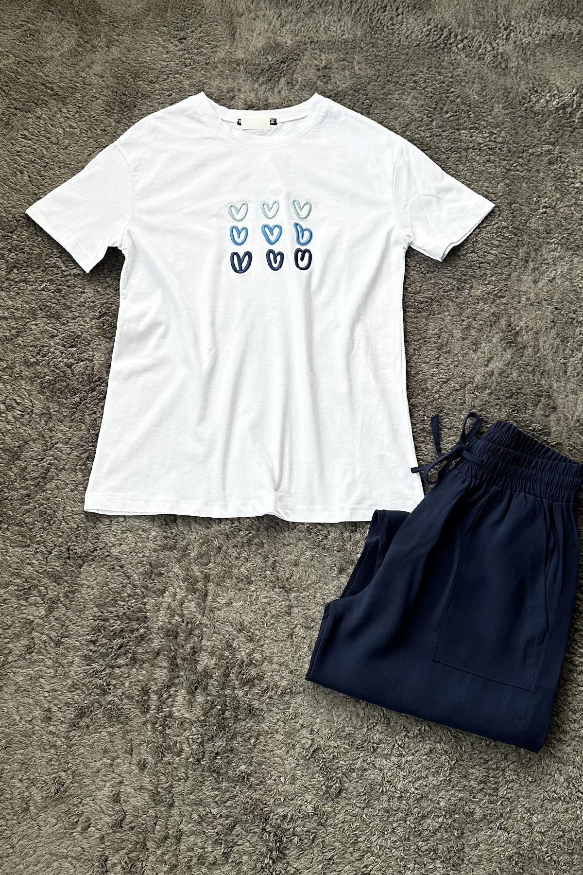 Kadın Kalp Nakışlı Tshirt - BEYAZ
