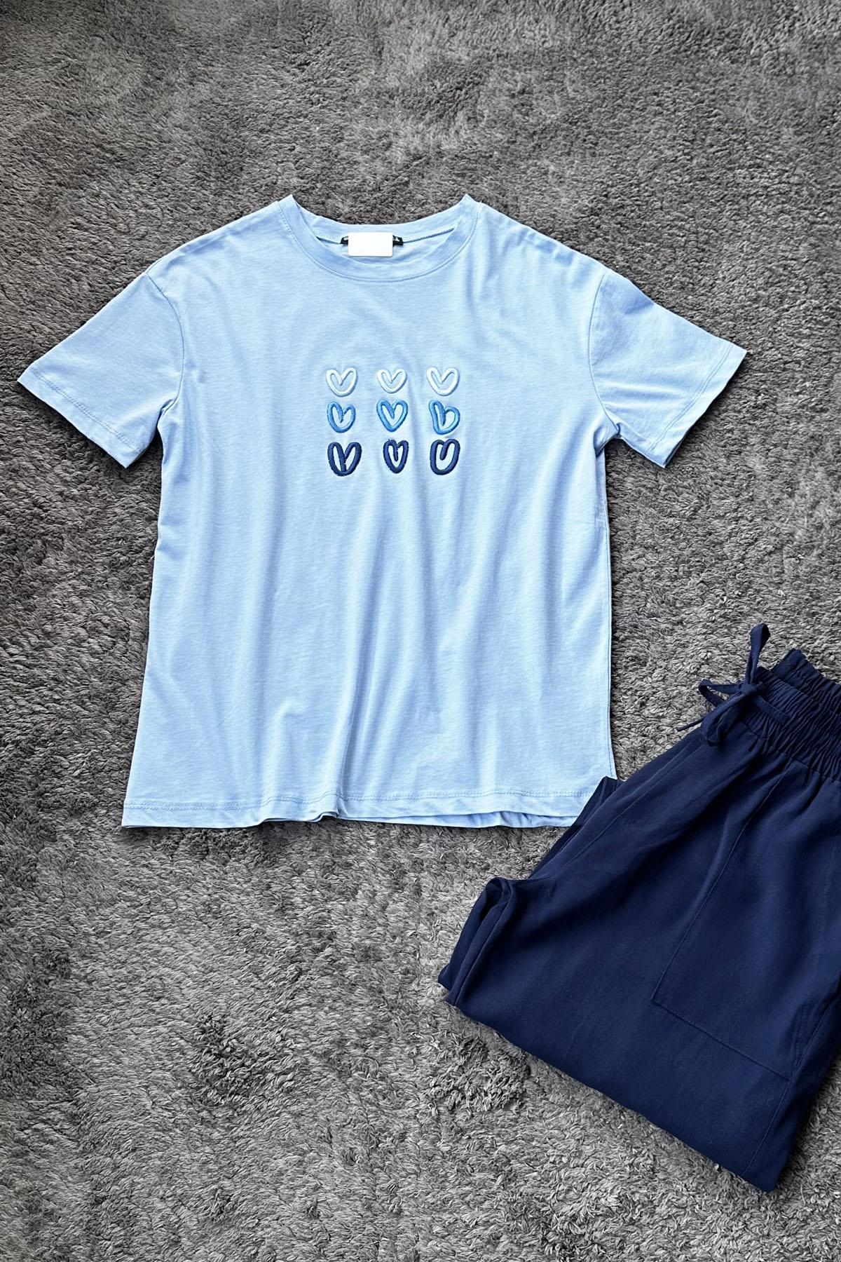 Kadın Kalp Nakışlı Tshirt - MAVİ