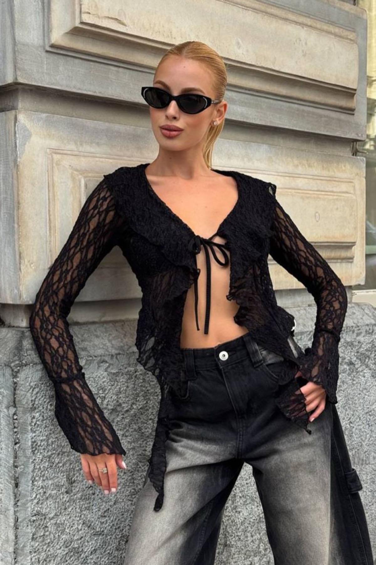Kadın Pervazlı Dantel Bluz - SİYAH