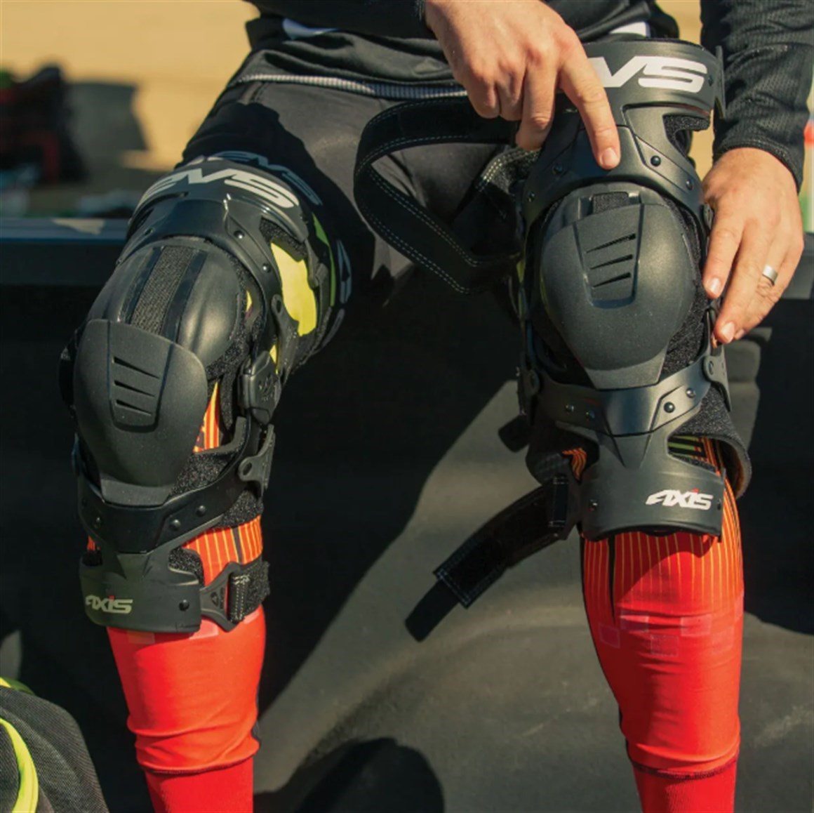 EVS AXIS SPORT KNEE BRACE Dizlik