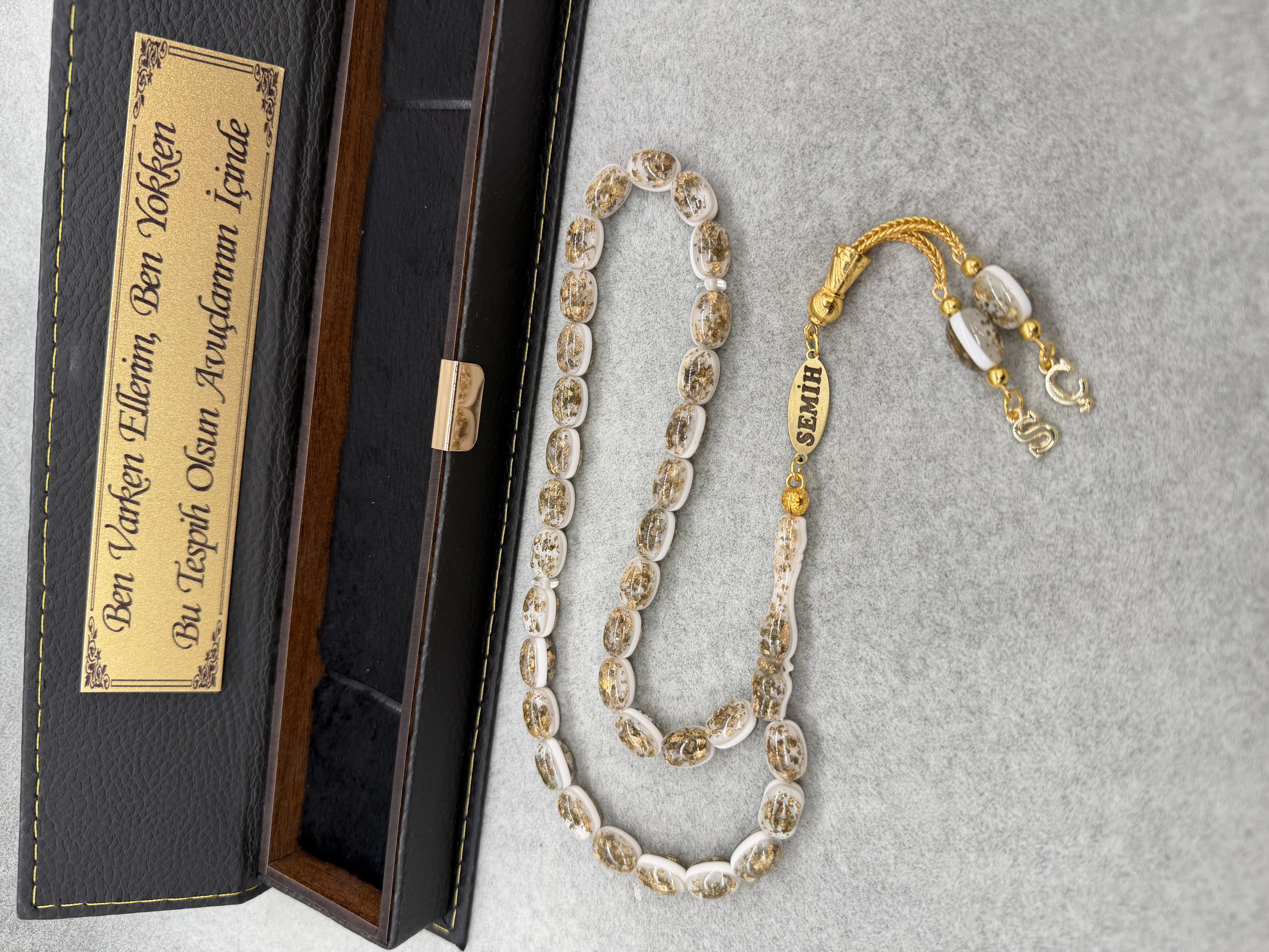 Altın Yaldız Parçacıklı Kişiye Özel İsimli, Harfli Püsküllü Golden RosaryTespih + İSİMLİ KUTU
