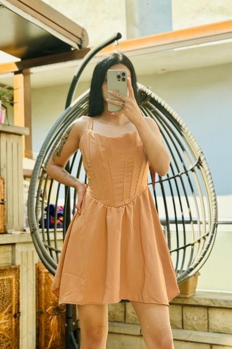 Sırt Büzgülü Korse Detaylı Elbise Camel