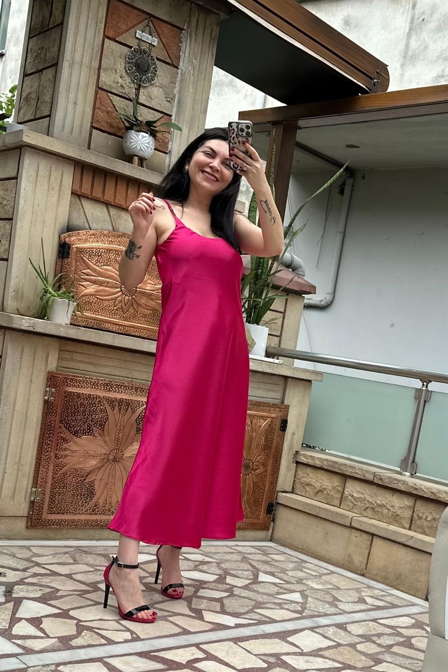 İnce Askılı Saten Uzun Elbise FUŞYA