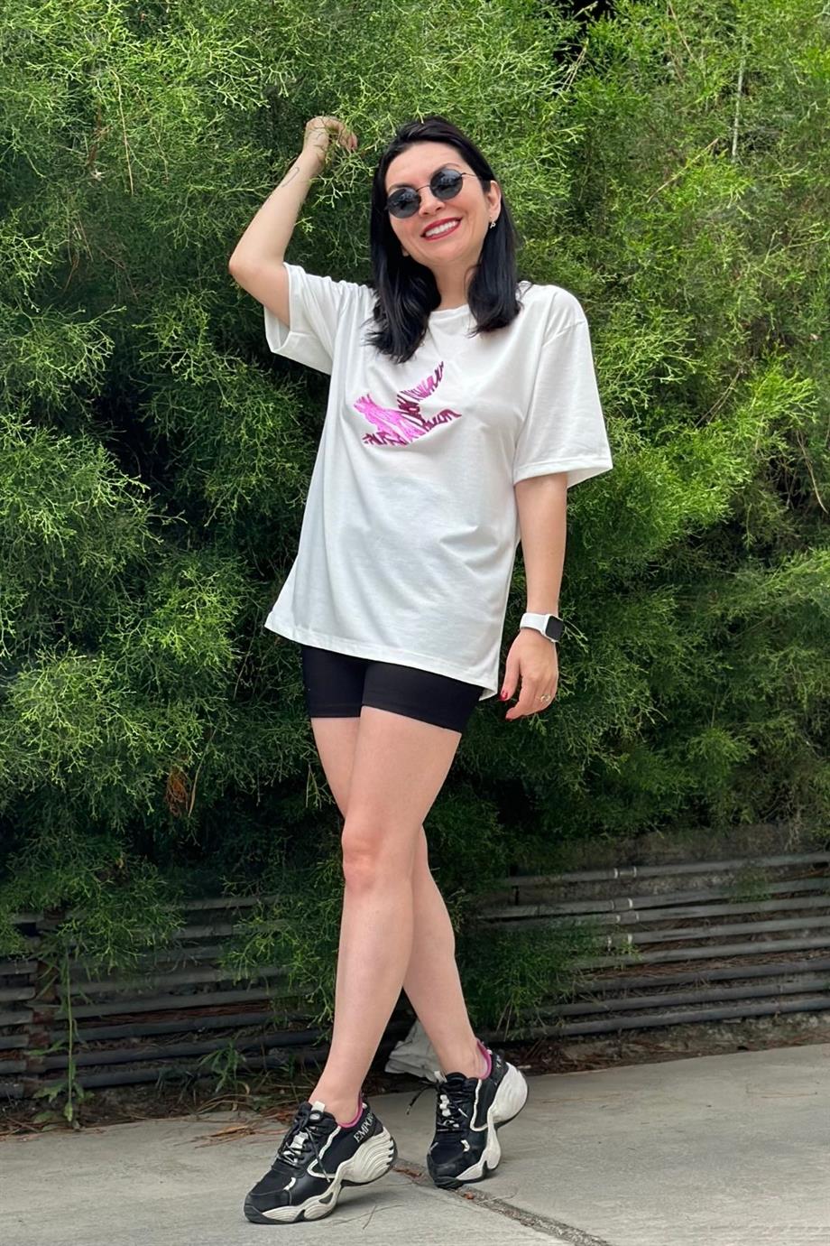 Bisiklet Yaka Simli Parlak Kuş Baskılı Tshirt FUŞYA