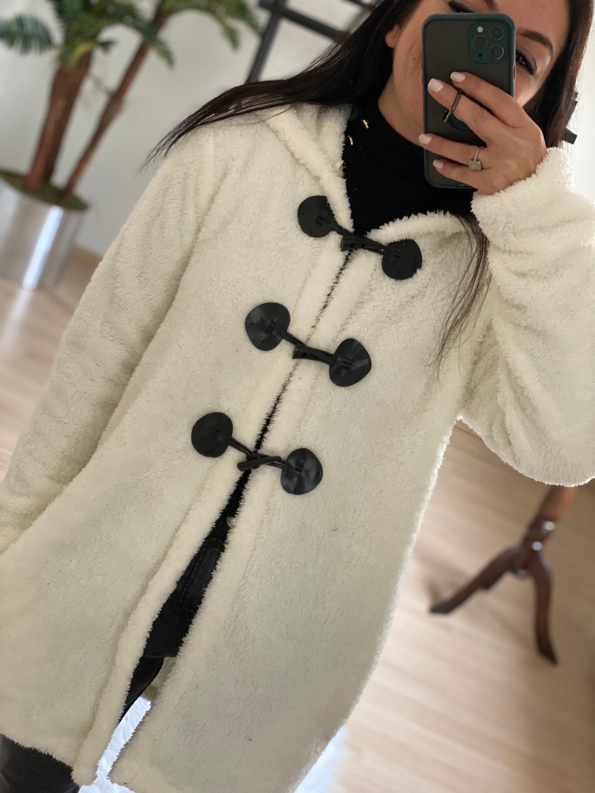 3 Düğmeli Şapkalı Ekru Peluş Ceket Mont