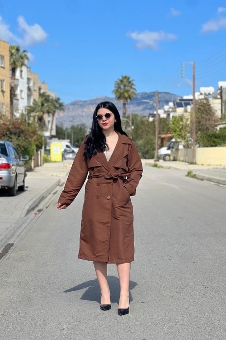 Önü Düğmeli Yanları Cepli  Trençkot