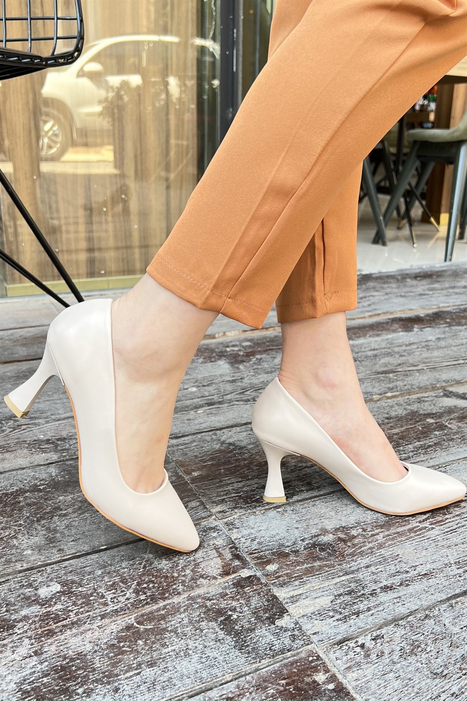 Krem Suni Deri 7 cm Topuklu Stiletto