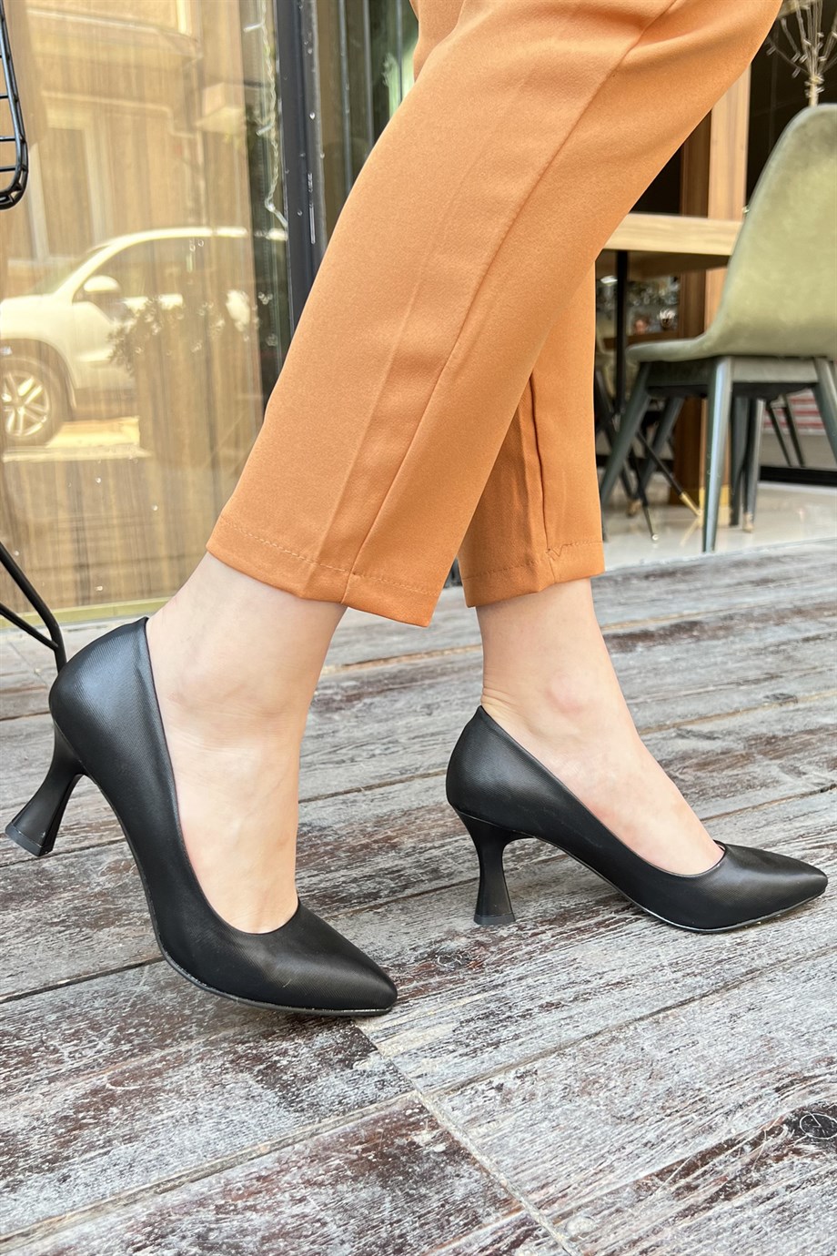 Siyah Suni Deri 7 cm Topuklu Stiletto