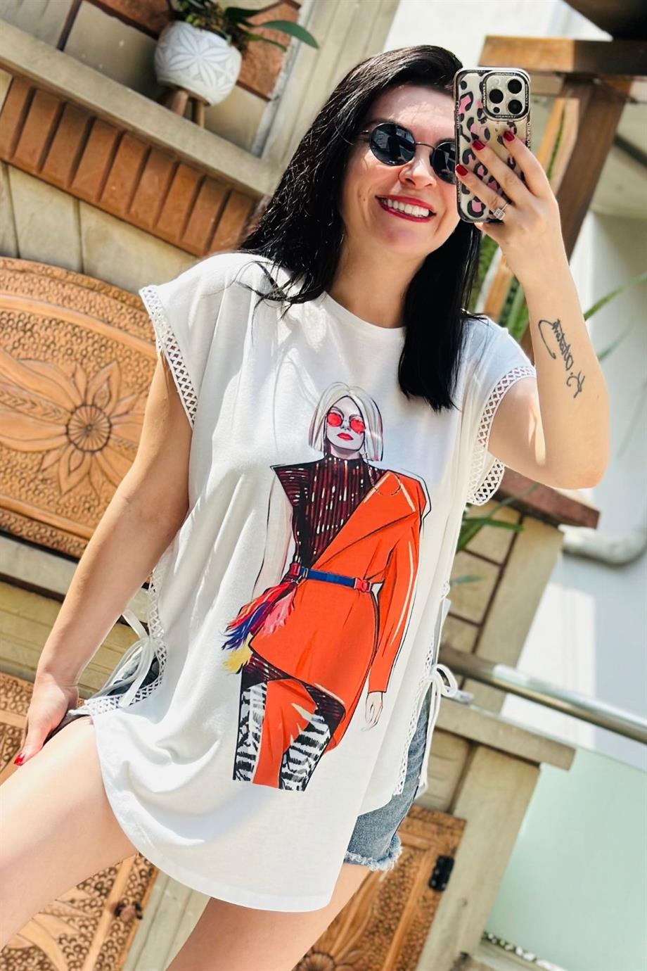 Bisiklet Yaka Kol Ve Yan File Detay Yırtmaçlı Kadın Baskılı Tshirt TURUNCU