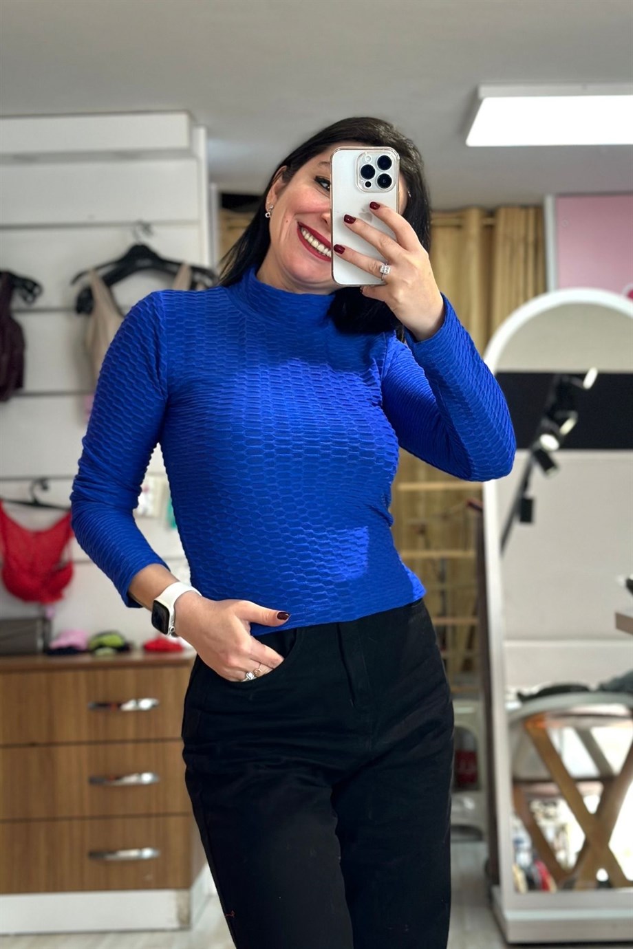 Dik Yaka Petek Desenli Likralı Bluz Saks