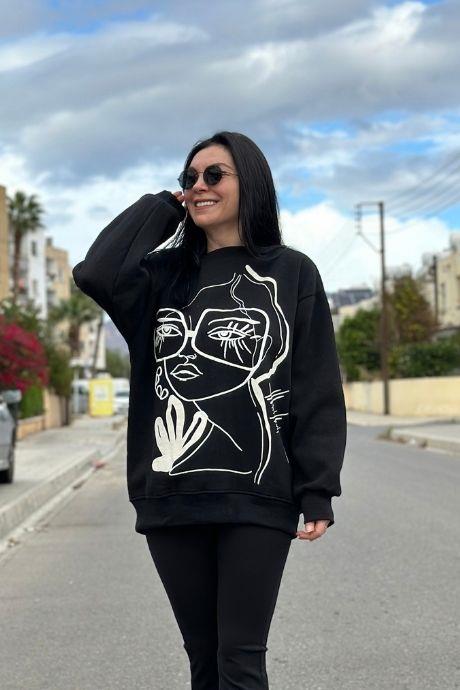 Bisiklet Yaka Yüz Baskılı Rahat Kalıp Sweatshirt SİYAH