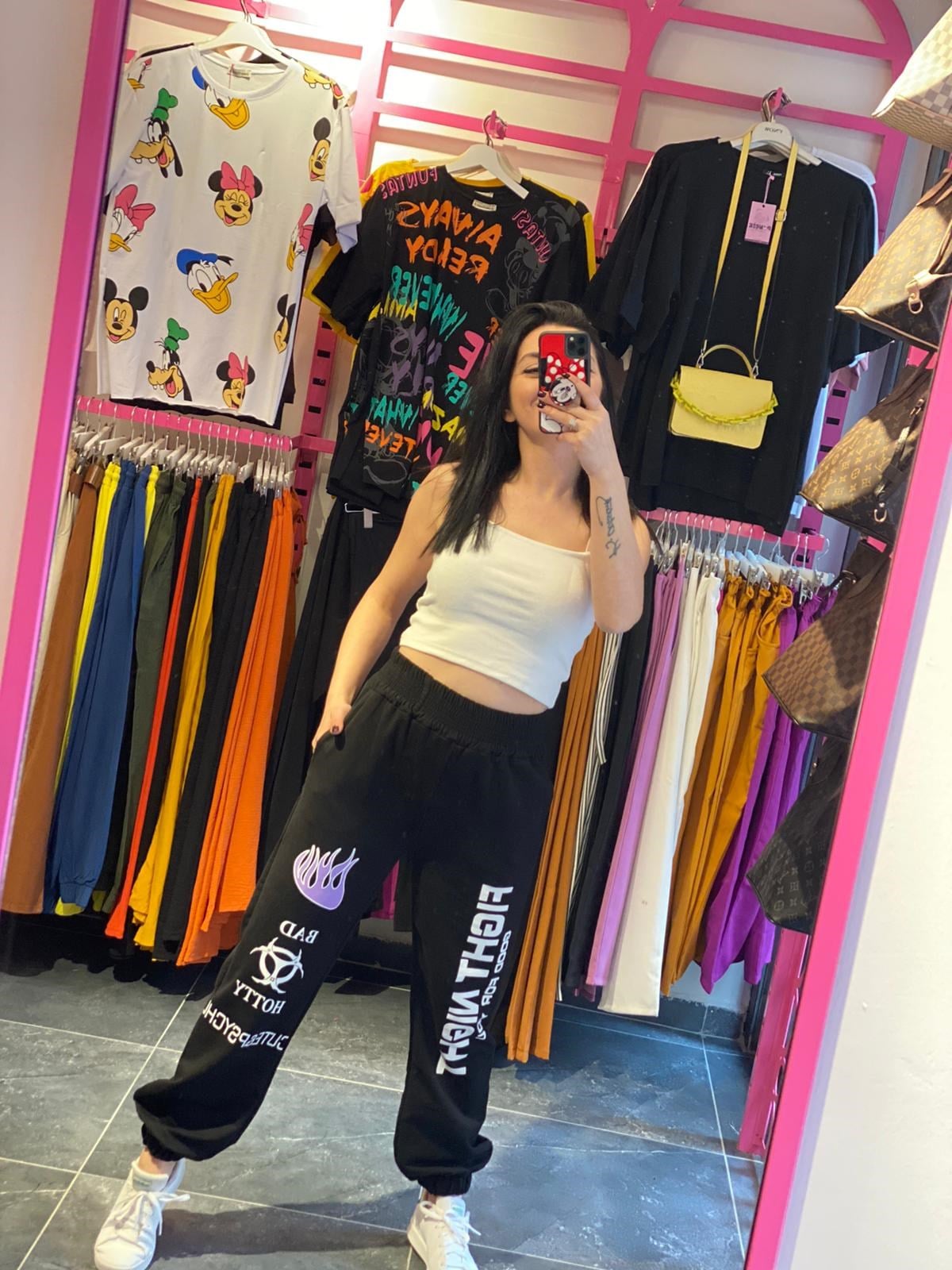 Bershka Model Mor Desenli Siyah Eşofman