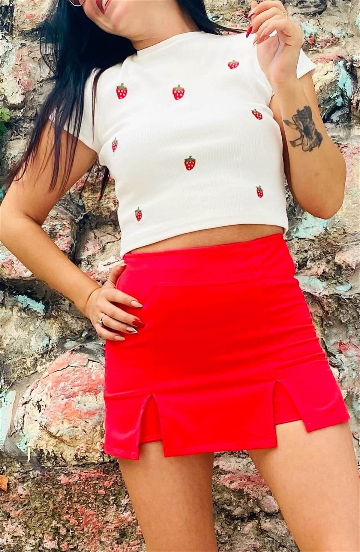 Çilek Nakış İşlemeli Crop Bluz