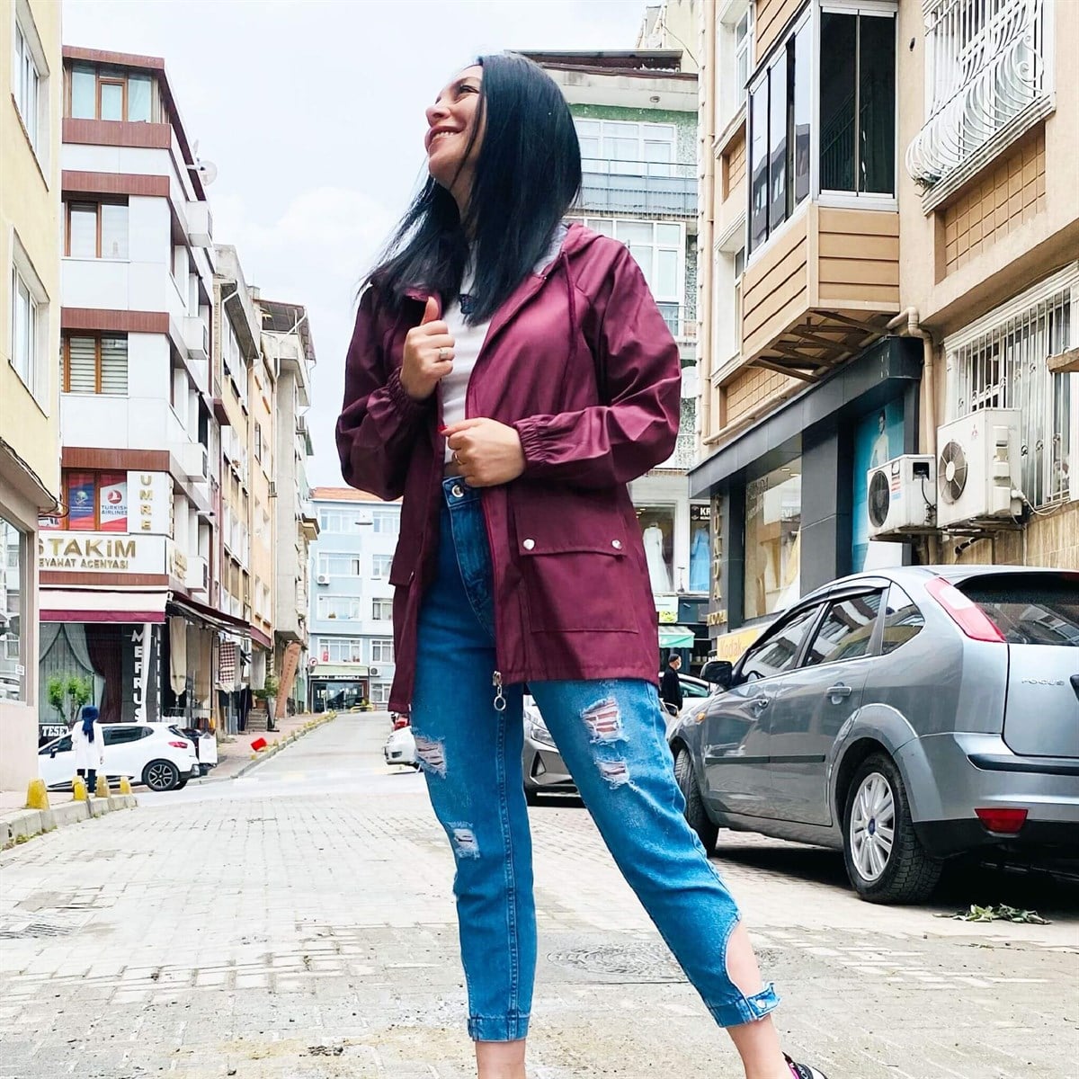 Gül Rengi Su Geçirmez Kapişonlu ve Cepli Yağmurluk
