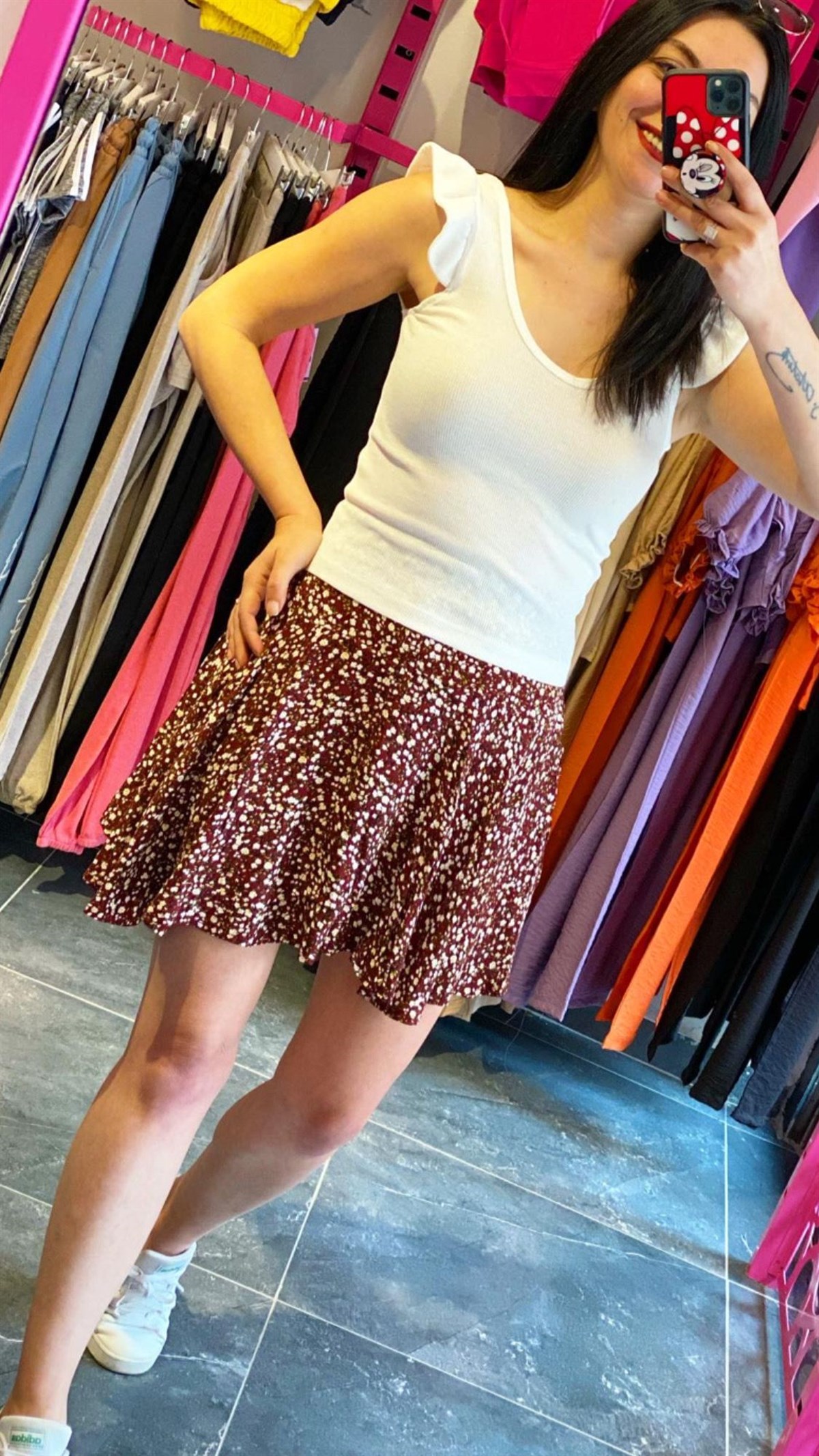 Omuz Fırfır Detaylı Beyaz Crop Top