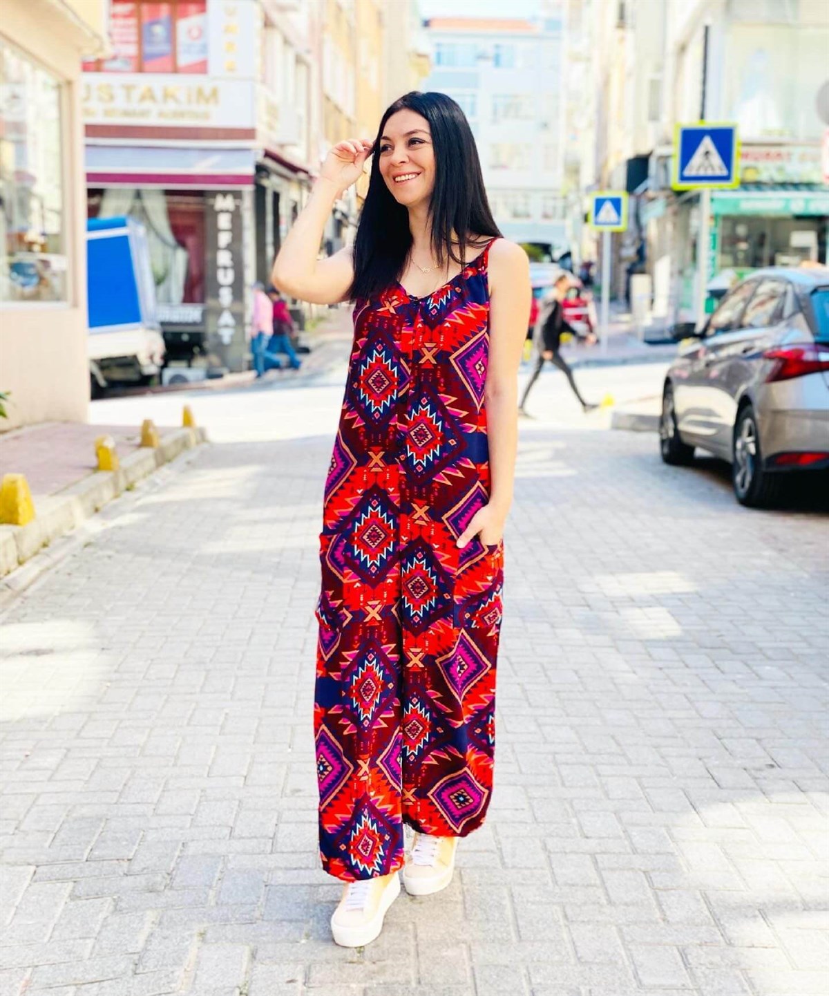 Paça Lastik Detaylı Alaçatı Renkli Tulum