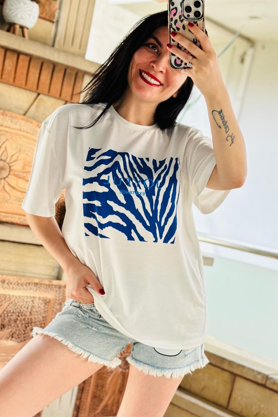Bisiklet Yaka Önü Kare Zebra Baskılı Tshirt SAKS
