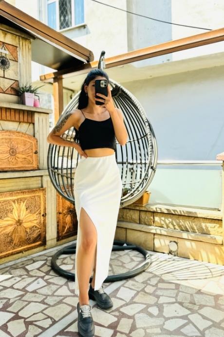 Yırtmaç Detaylı Beli Lastikli Kaşkorse Etek Beyaz