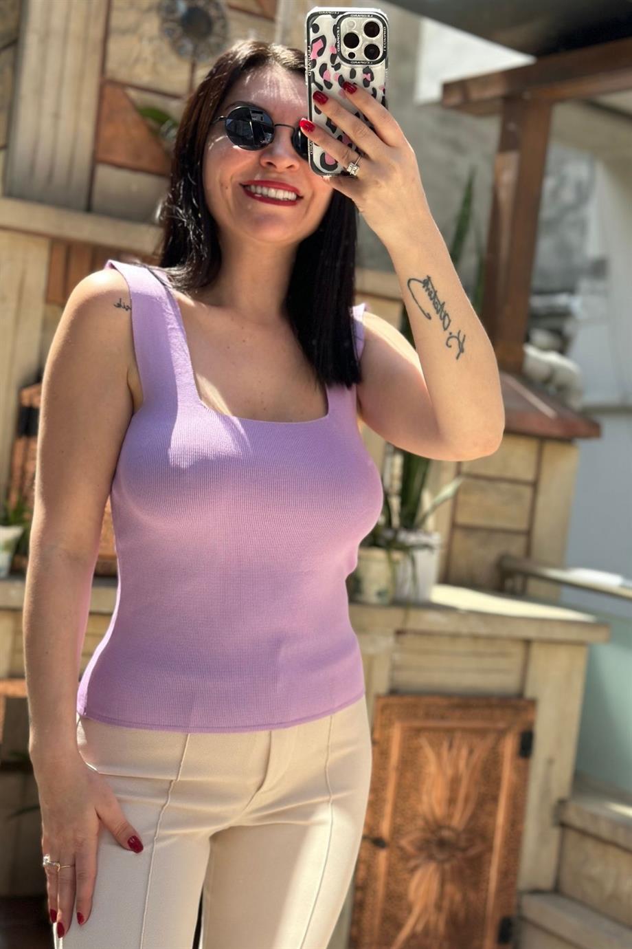 Kalın Askılı Kare Yaka Triko Crop Bluz LİLA