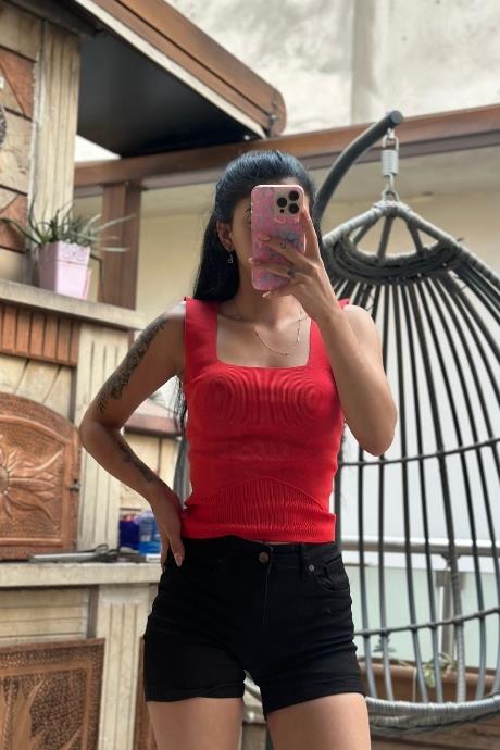 Kalın Askılı Kare Yaka Triko Crop Bluz TURUNCU