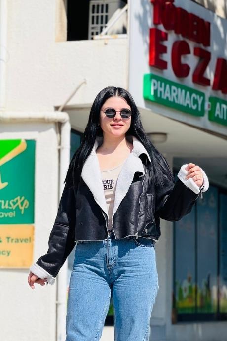 İçi Kürklü Kısa Crop Model Kemerli Suni Deri Mont