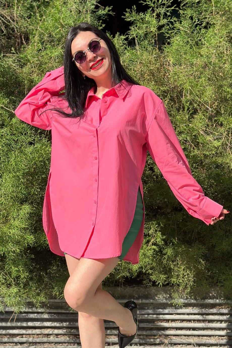Düğmeli Yırtmaç Detaylı Oversize Poplin Gömlek Pembe