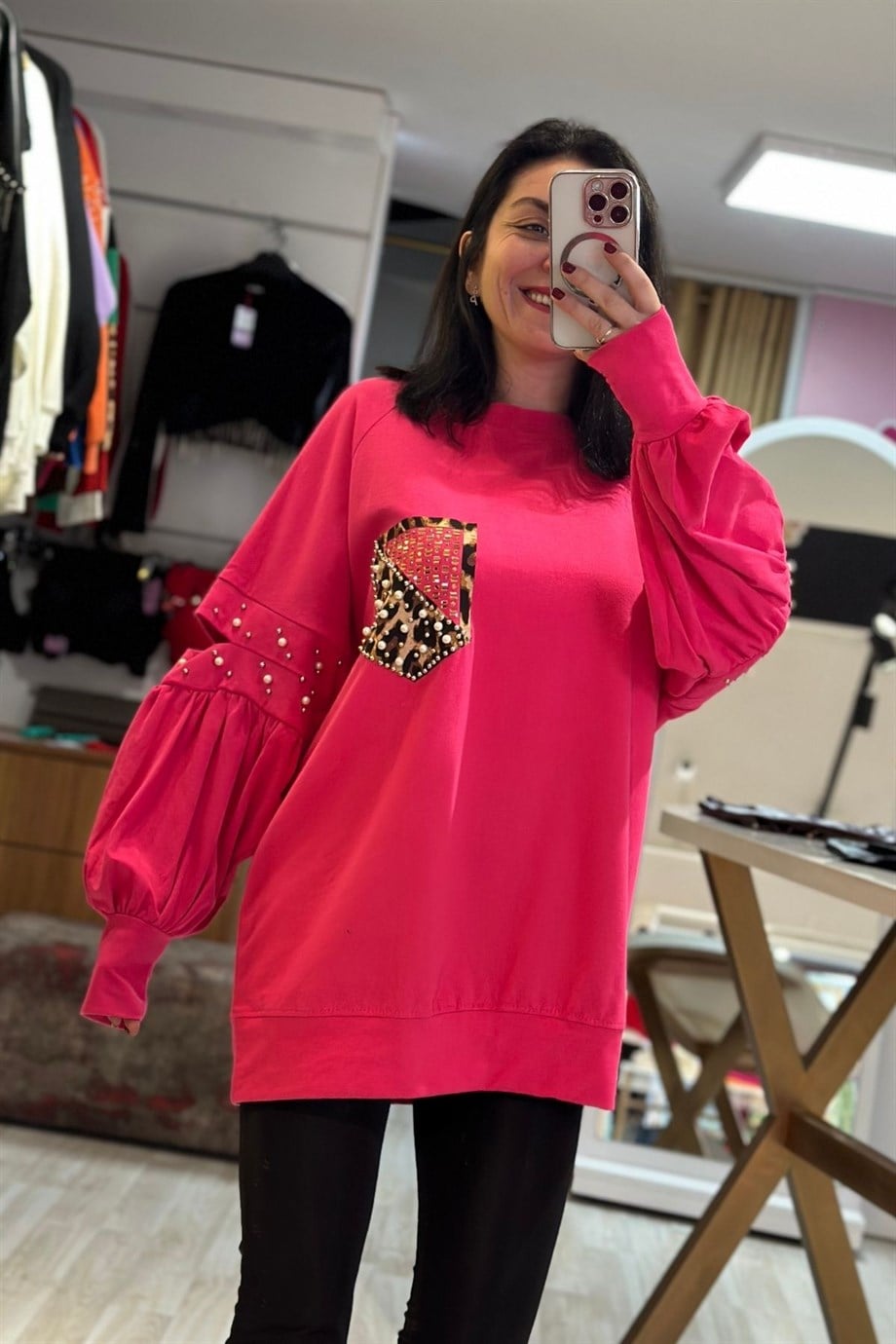 Bisiklet Yaka Kol Kesik İnci Detaylı Balon Kol Sweatshirt Fuşya