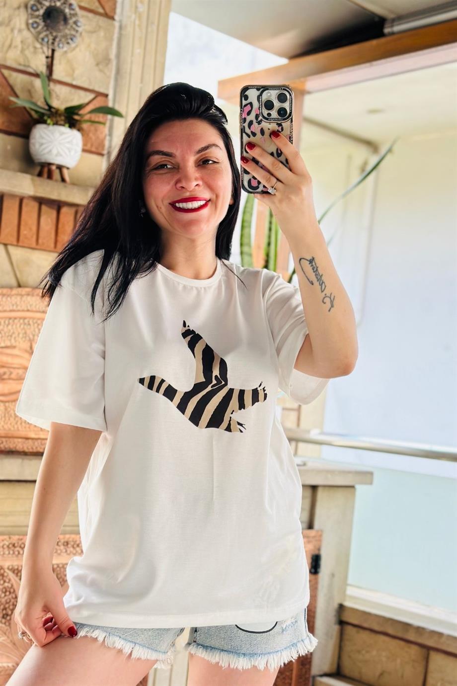 Bisiklet Yaka Leopar Desenli Kuş Tshirt EKRU
