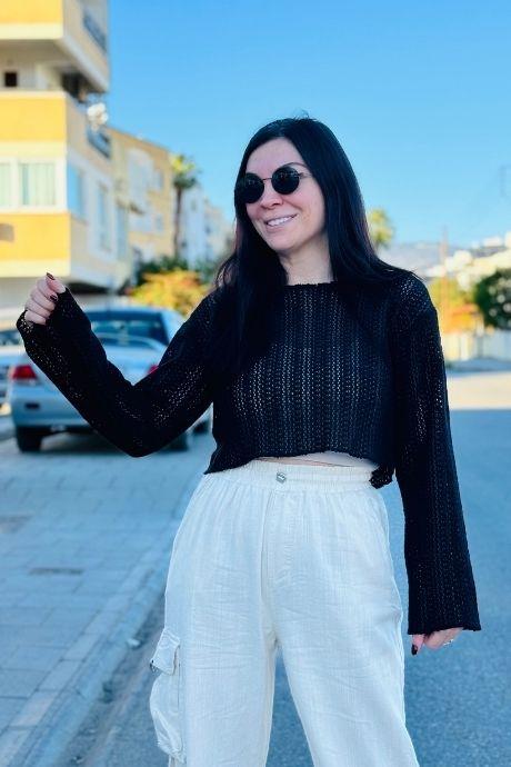 Geniş Yaka Tığ Örgü Crop Bluz SİYAH