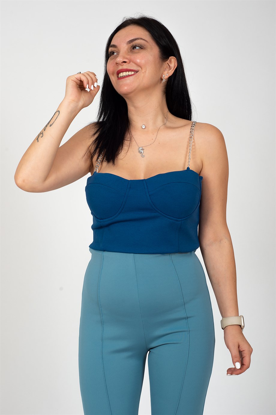 İndigo Zincir Askılı Göğüs Petli Crop