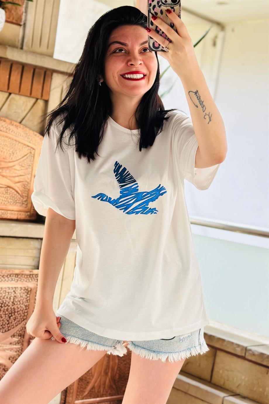 Bisiklet Yaka Simli Parlak Kuş Baskılı Tshirt SAKS