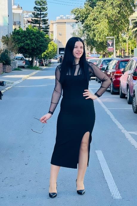 Transparan Detaylı Uzun Kollu Yırtmaç Detaylı Elbise