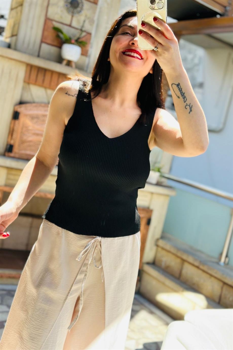 V Yaka Triko Bluz SİYAH